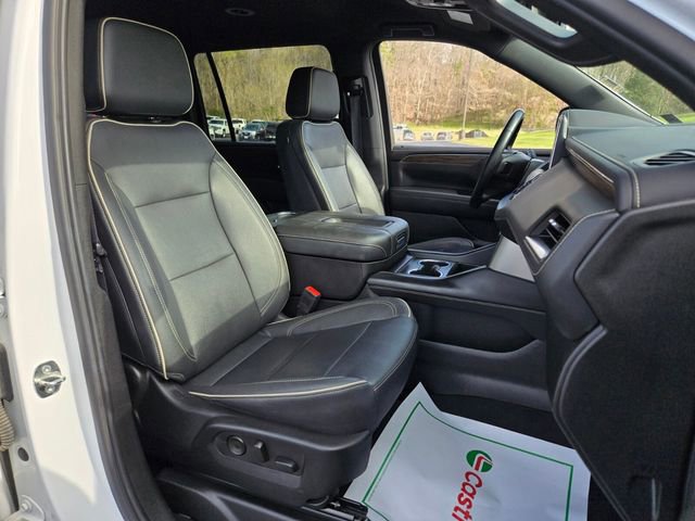 Used 2023 Chevrolet Suburban Premier AWD/4WD image 21