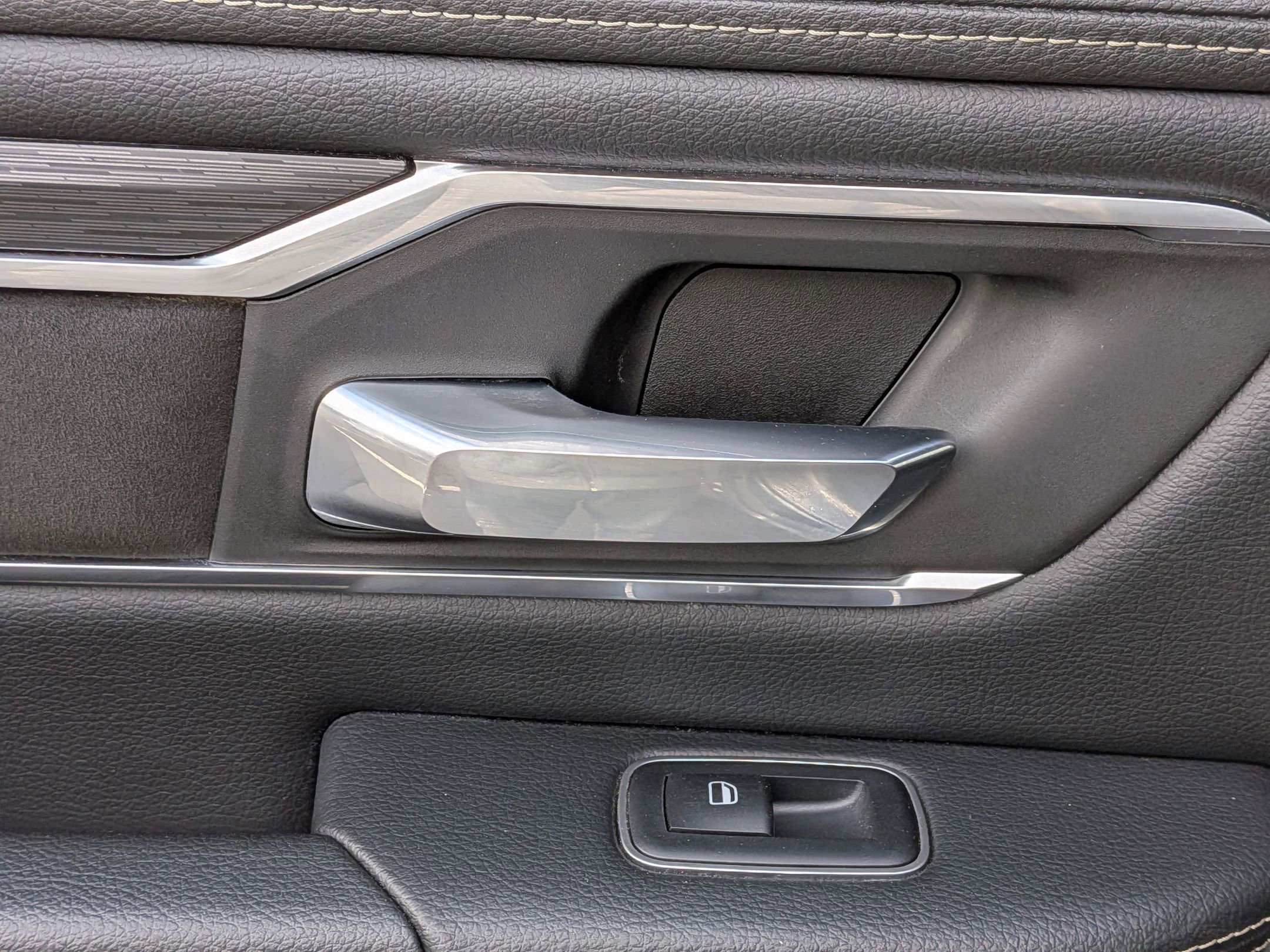 Used 2024 RAM 1500 Laramie image 29