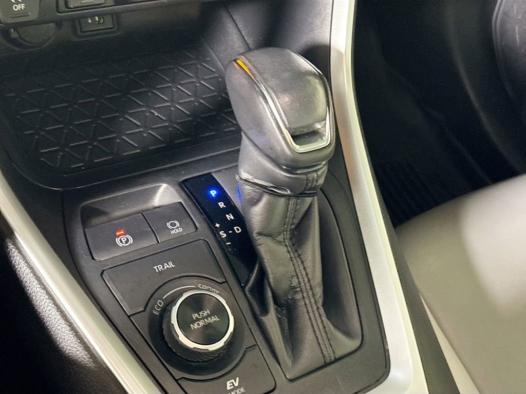 Used 2024 Toyota RAV4 XLE Premium image 17