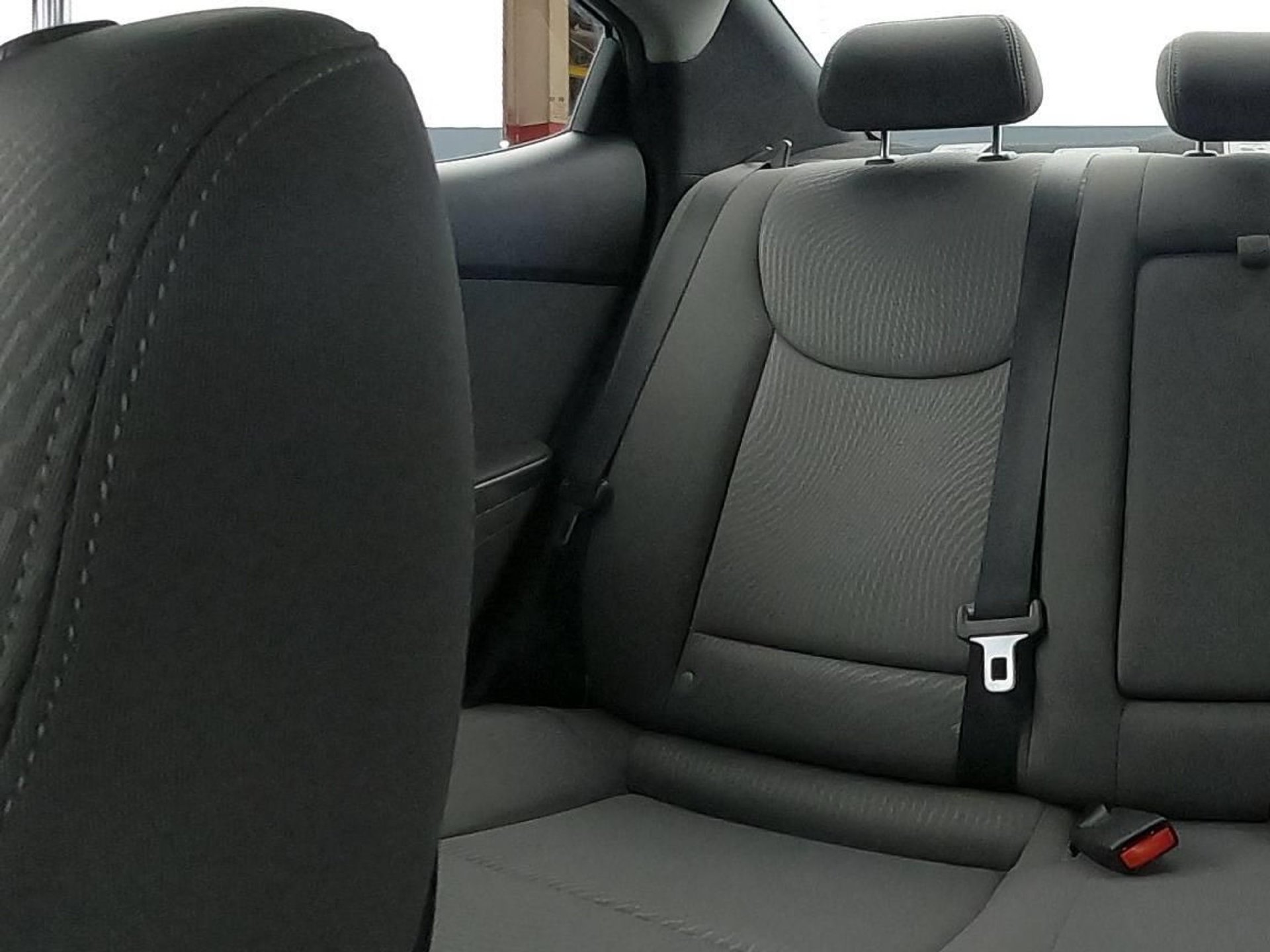 Used 2015 Hyundai Elantra SE FWD image 30