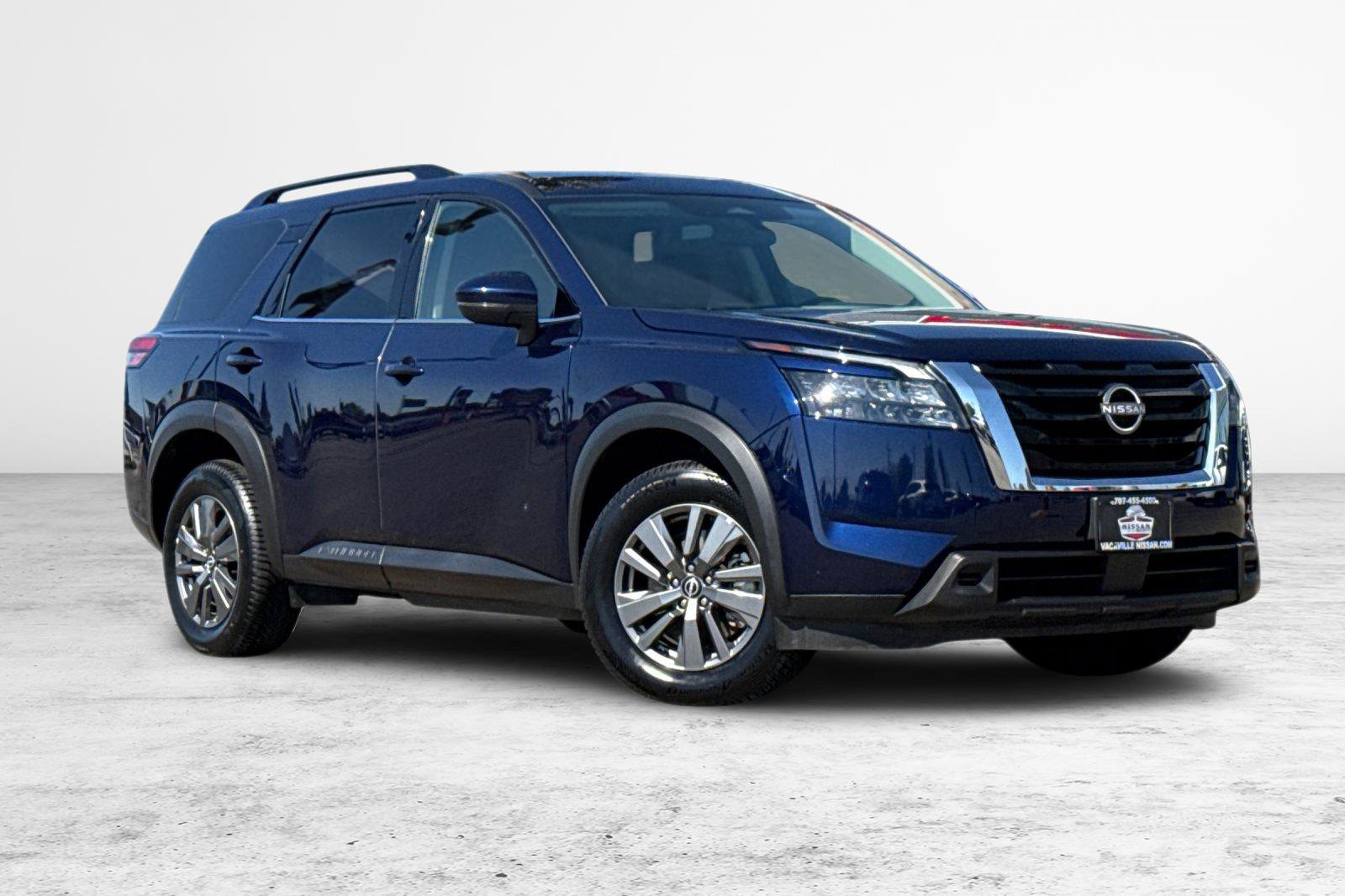 Certified 2025 Nissan Pathfinder SV AWD/4WD image 2