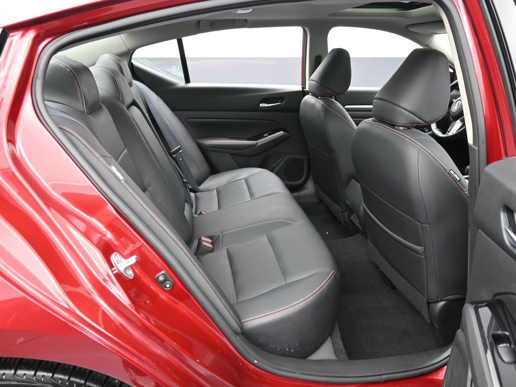 Used 2023 Nissan Altima 2.5 SR w/ SR Premium Package image 37