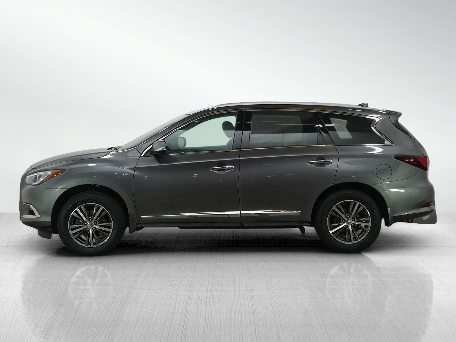 Used 2019 INFINITI QX60 Luxe w/ Essential Package image 2