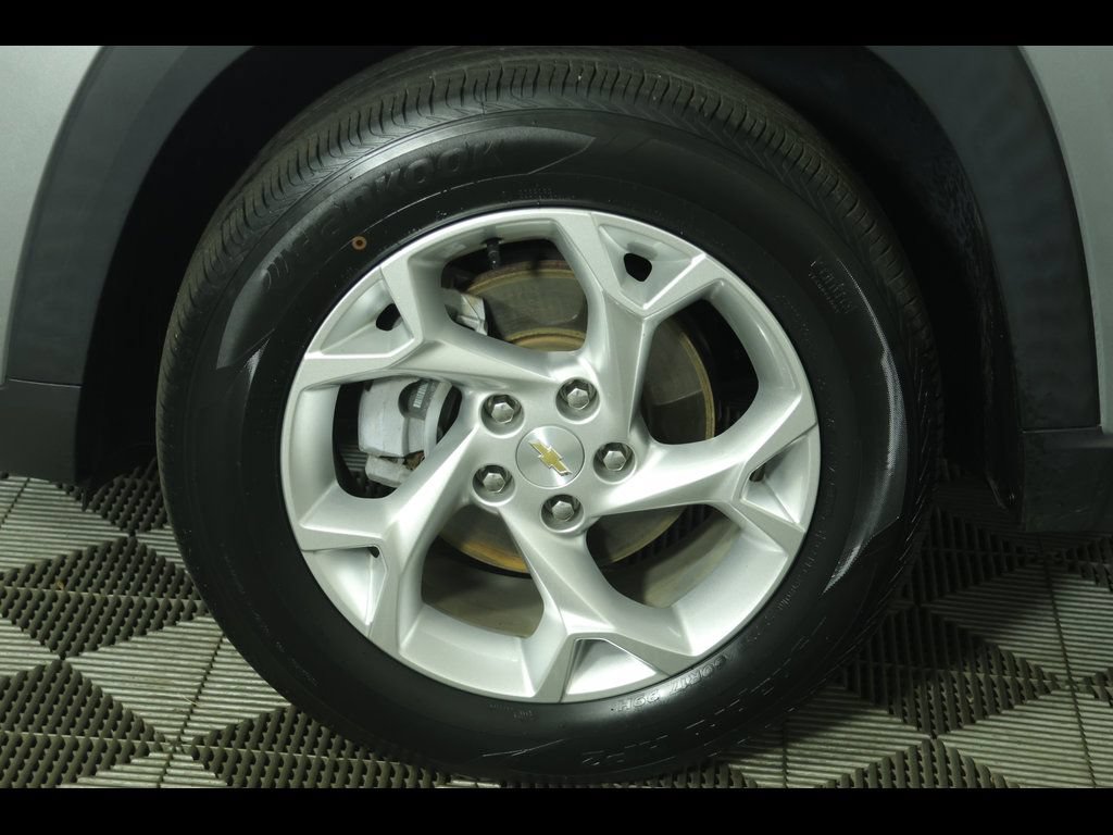 Used 2024 Chevrolet Trax LS w/ LS Convenience Package FWD image 5