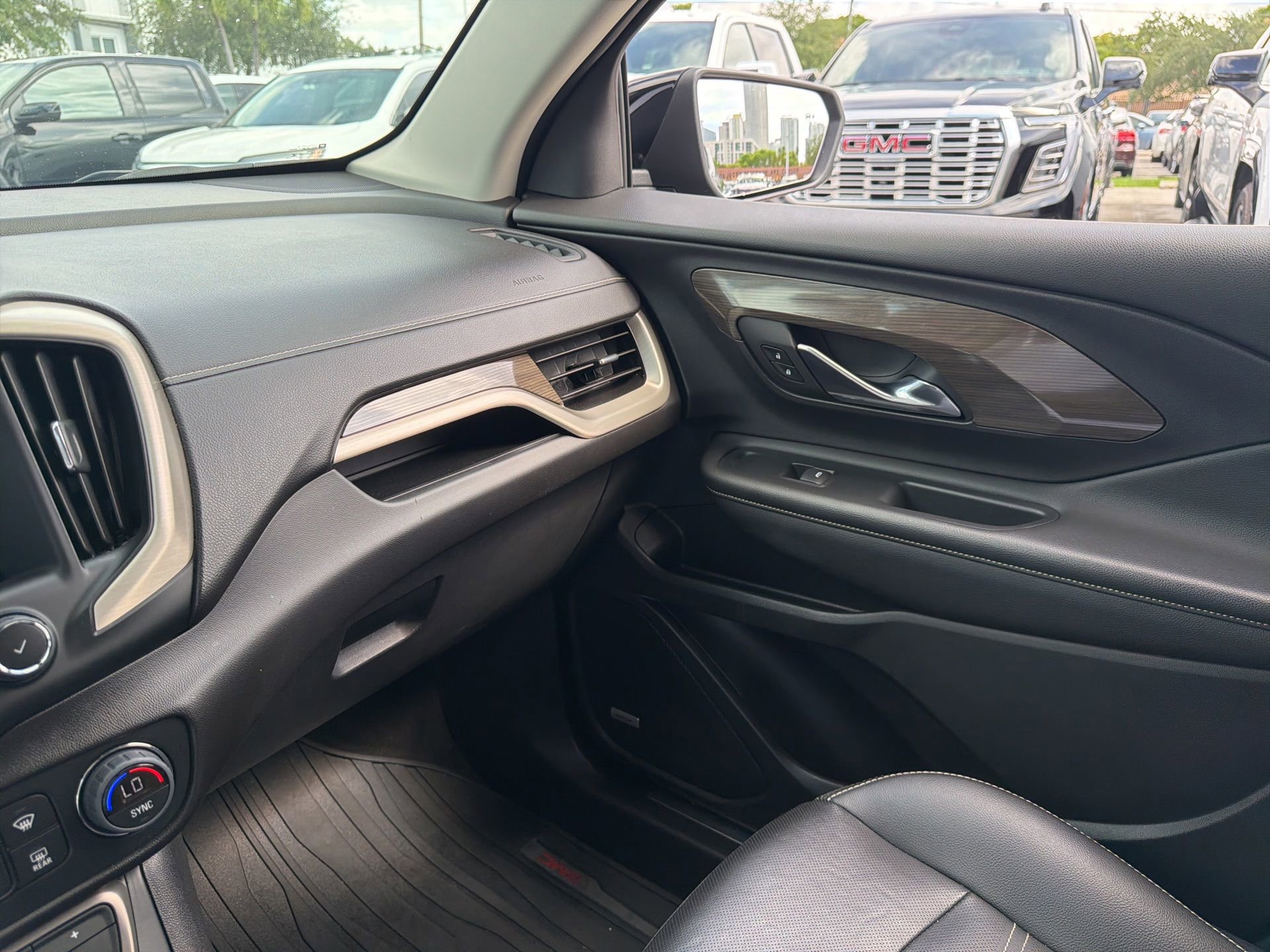Used 2023 GMC Terrain Denali w/ Black Diamond Edition AWD/4WD image 37