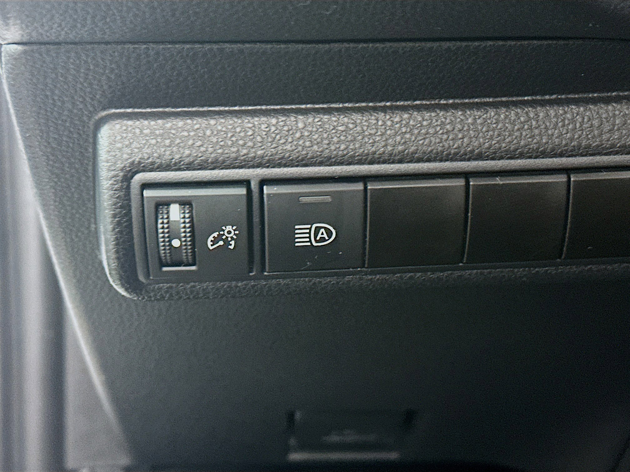 Used 2025 Toyota Corolla LE image 16