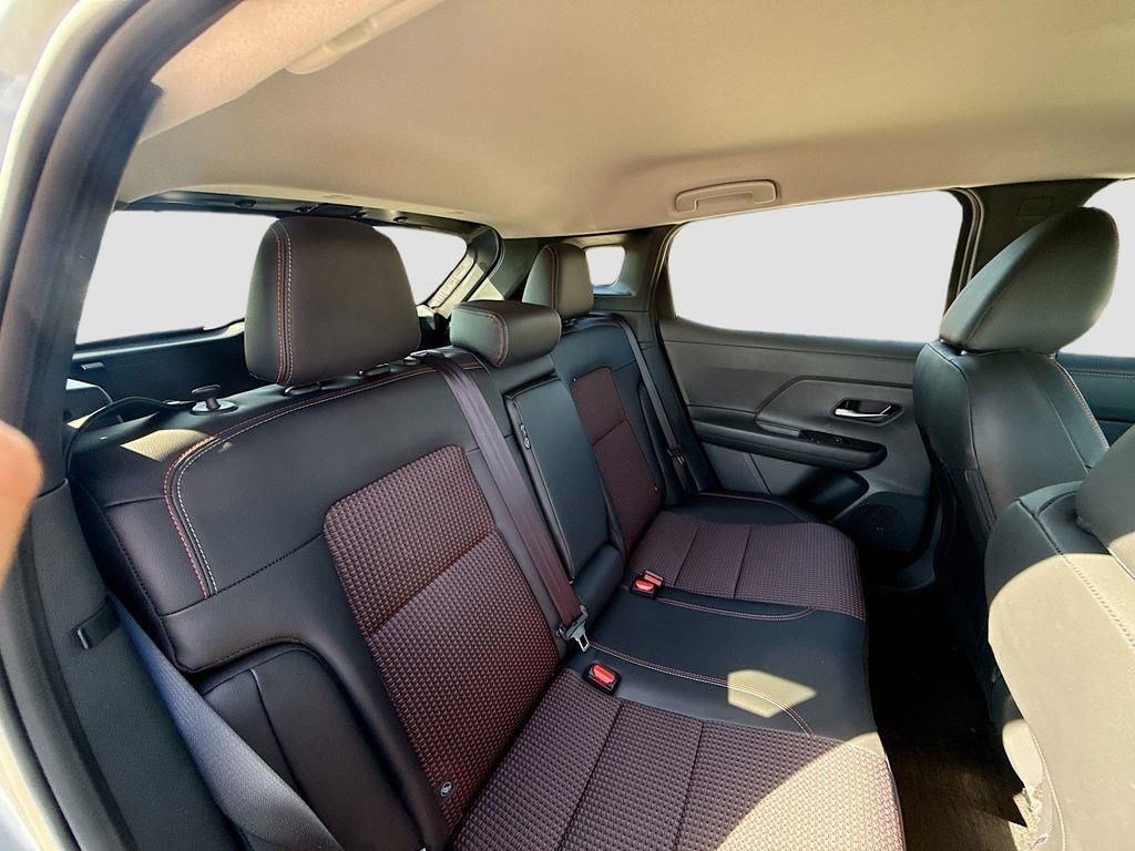New 2026 Nissan Kicks SR w/ Illumination Package FWD image 24