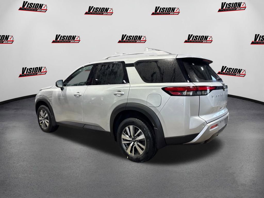 New 2025 Nissan Pathfinder SL image 7