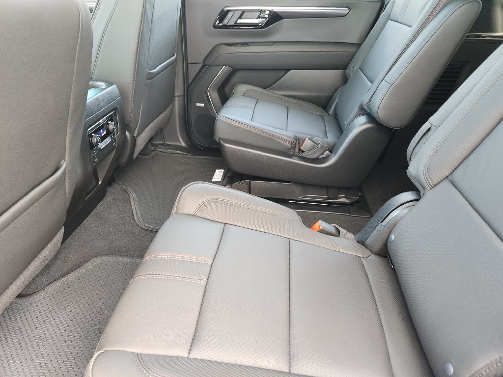 New 2026 Chevrolet Suburban RST w/ RST Capability Package AWD/4WD image 20