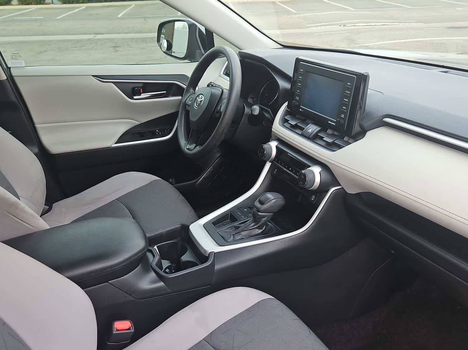 Used 2020 Toyota RAV4 XLE image 13