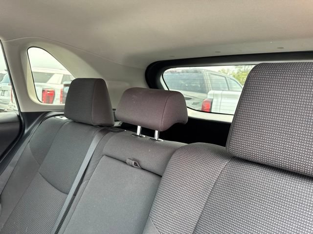 Used 2020 Toyota RAV4 LE FWD image 5
