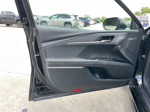 Used 2025 Toyota Camry SE FWD image 20