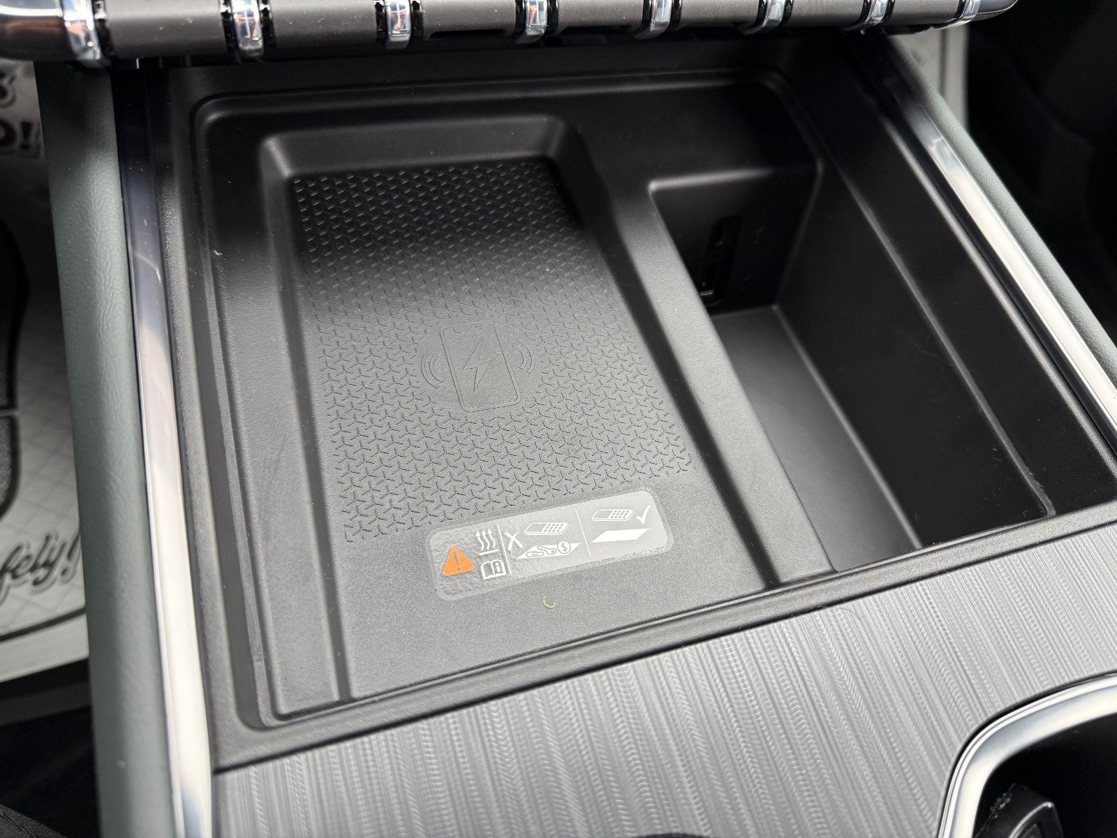 New 2026 GMC Acadia AT4 w/ LPO, Floor Liner Package image 34