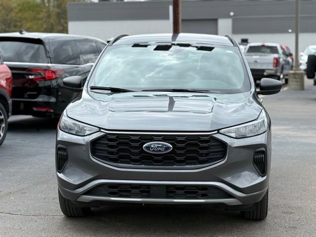 Used 2024 Ford Escape ST-Line w/ Tech Pack #1 AWD/4WD image 32