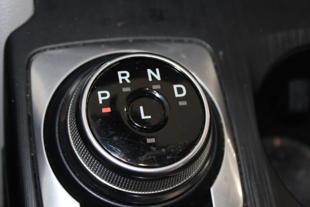 Used 2023 Ford Escape Platinum AWD/4WD image 28
