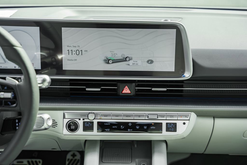 New 2024 Hyundai Ioniq 6 Limited image 20