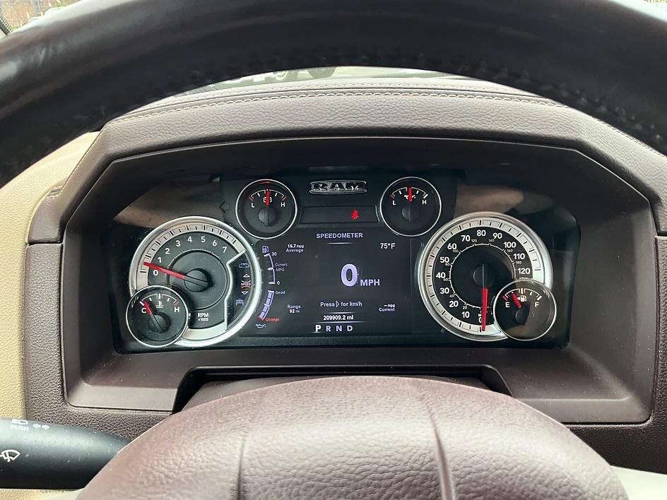 Used 2017 RAM 1500 Laramie w/ Convenience Group AWD/4WD image 17