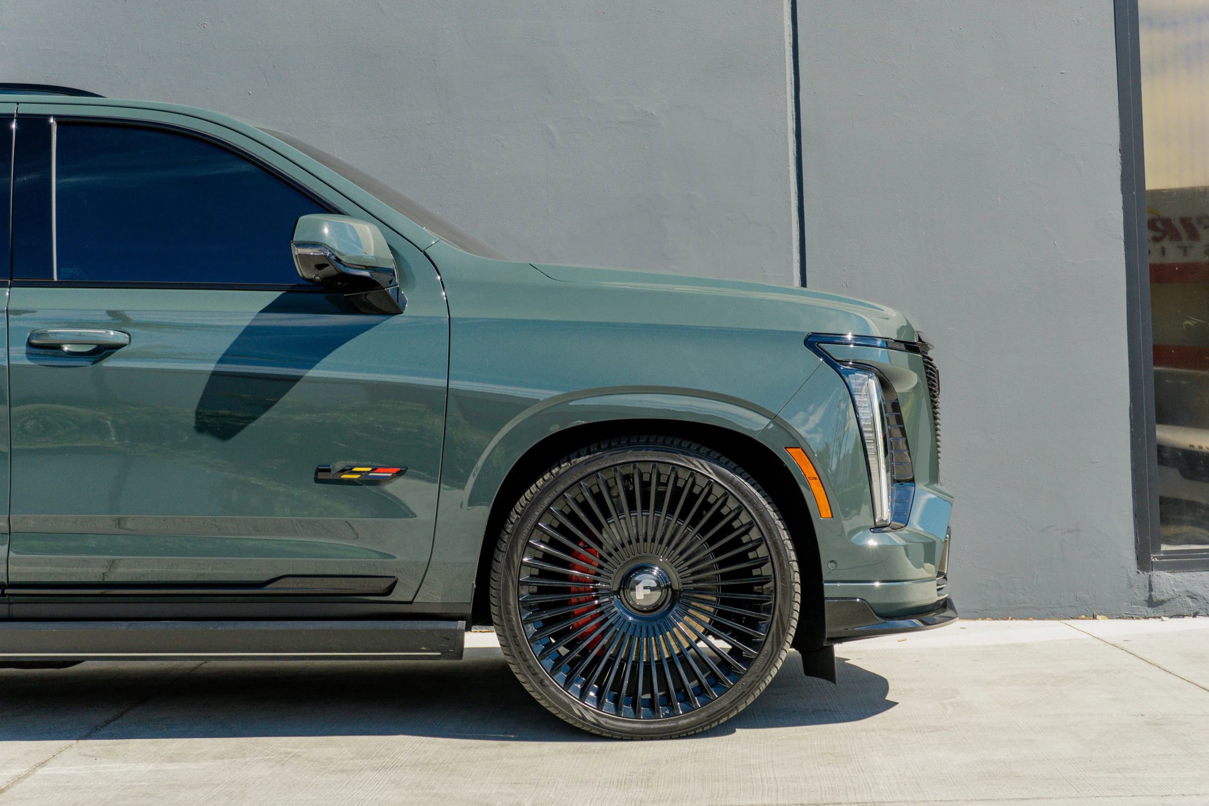 Used 2025 Cadillac Escalade V w/ LPO, ONYX Package AWD/4WD image 40