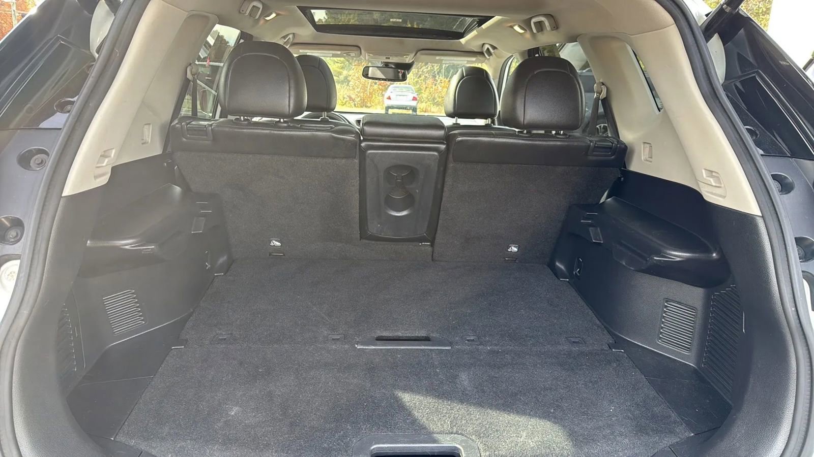 Used 2017 Nissan Rogue SL w/ SL Premium Package image 44