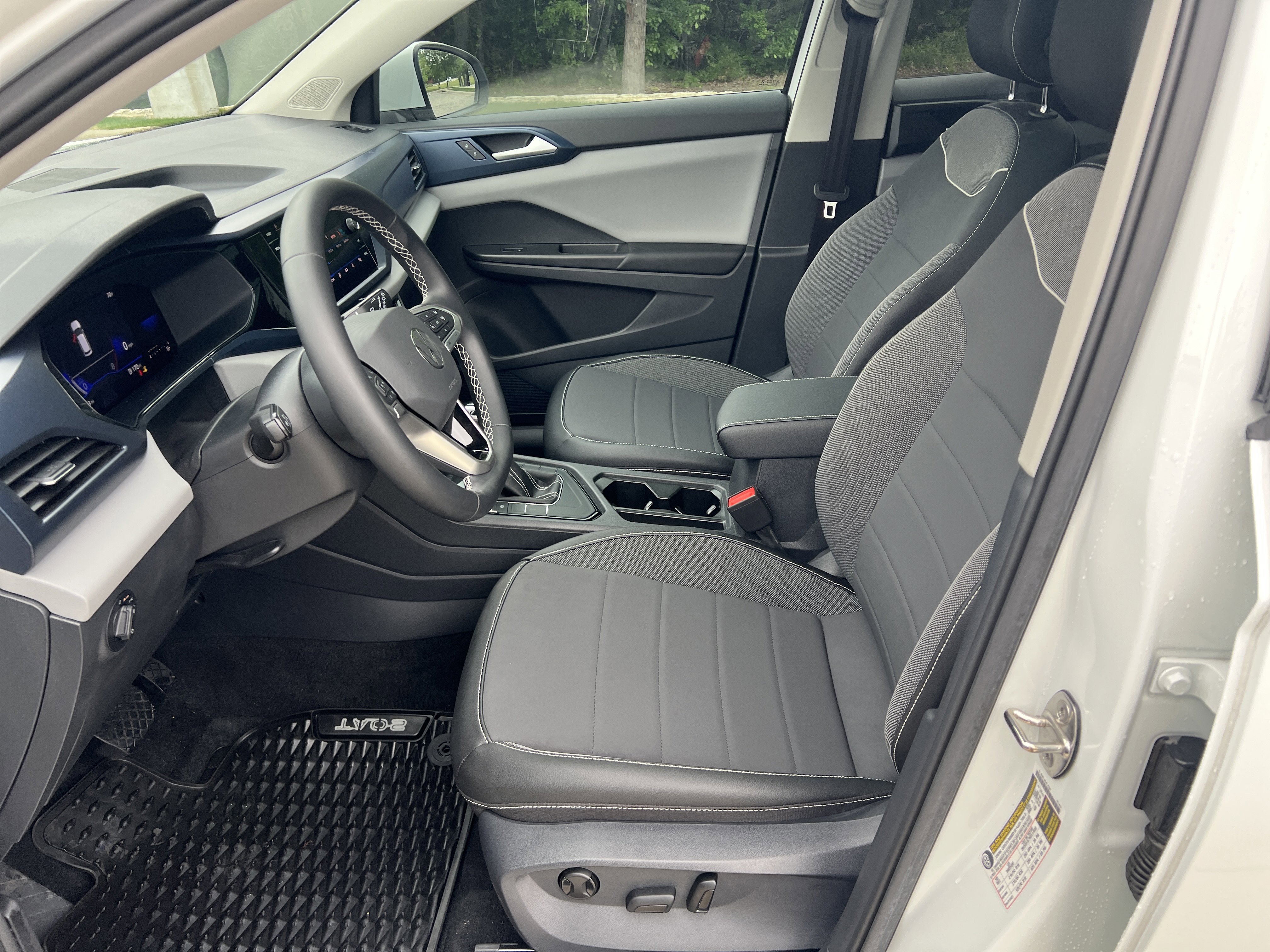 Certified 2023 Volkswagen Taos SE w/ Panoramic Sunroof Package FWD image 15