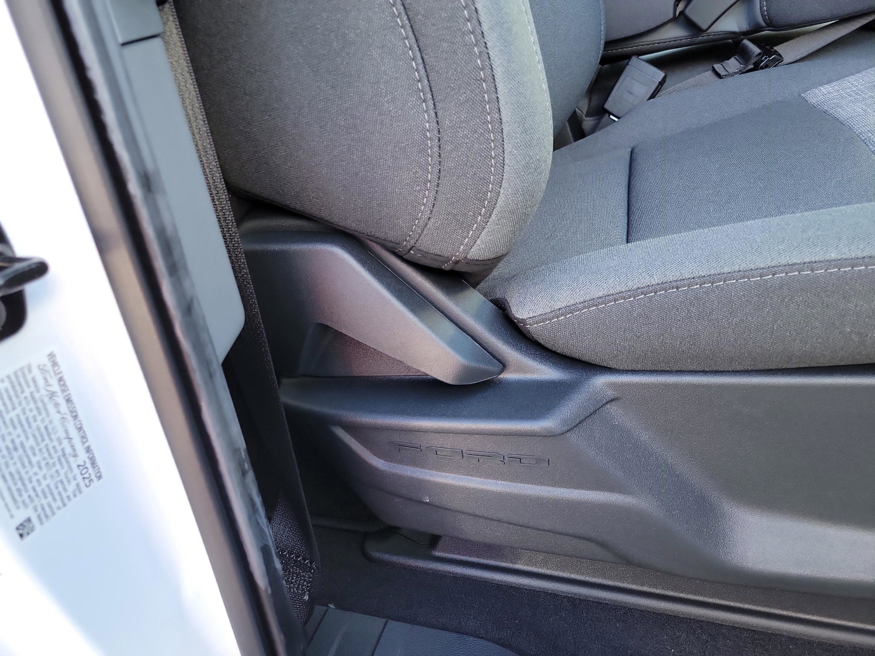 New 2025 Ford F350 XLT w/ FX4 Off-Road Package image 31