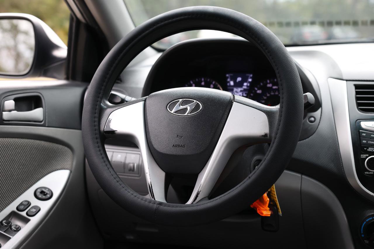 Used 2013 Hyundai Accent GLS image 24