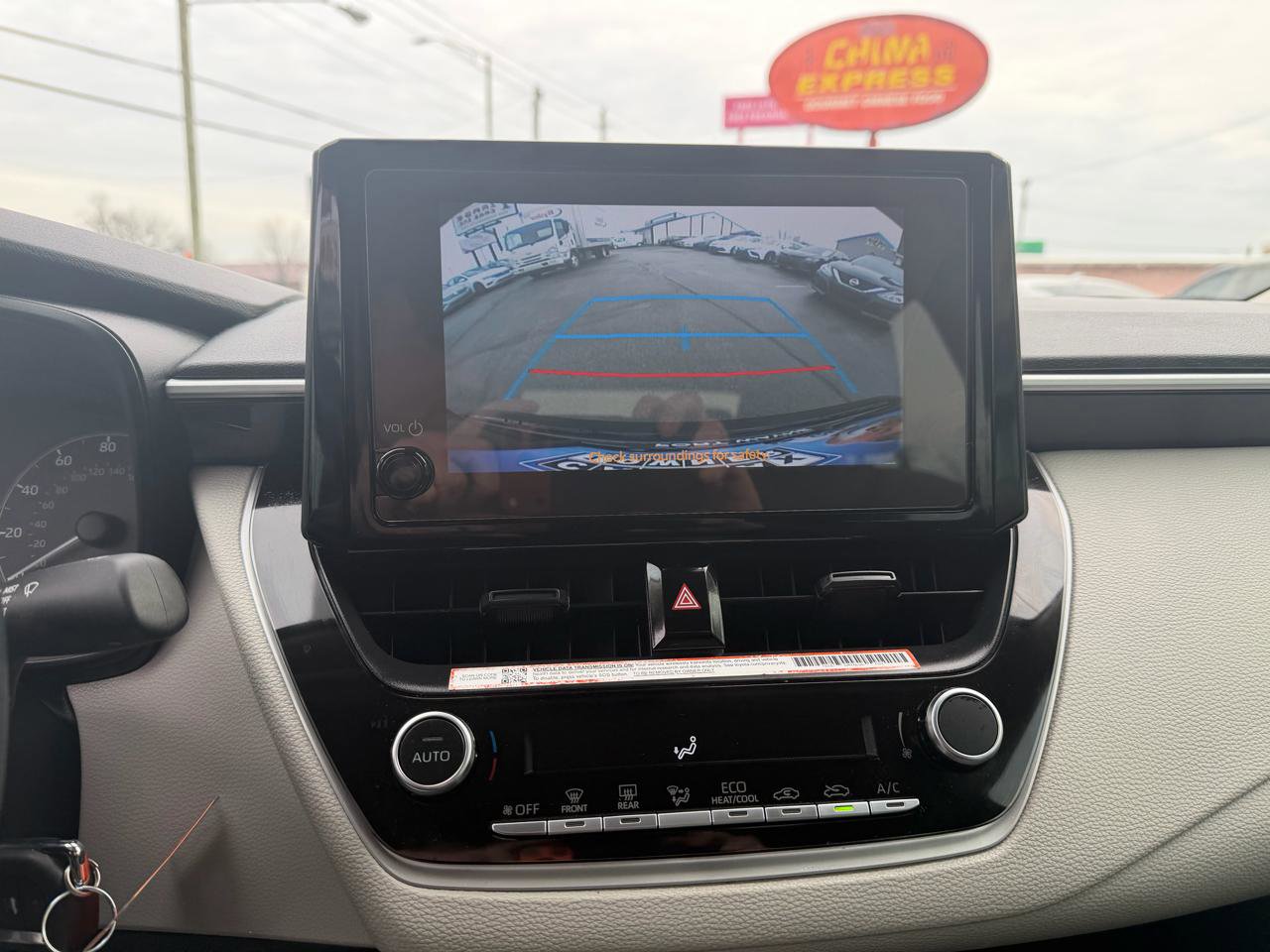 Used 2025 Toyota Corolla LE image 20