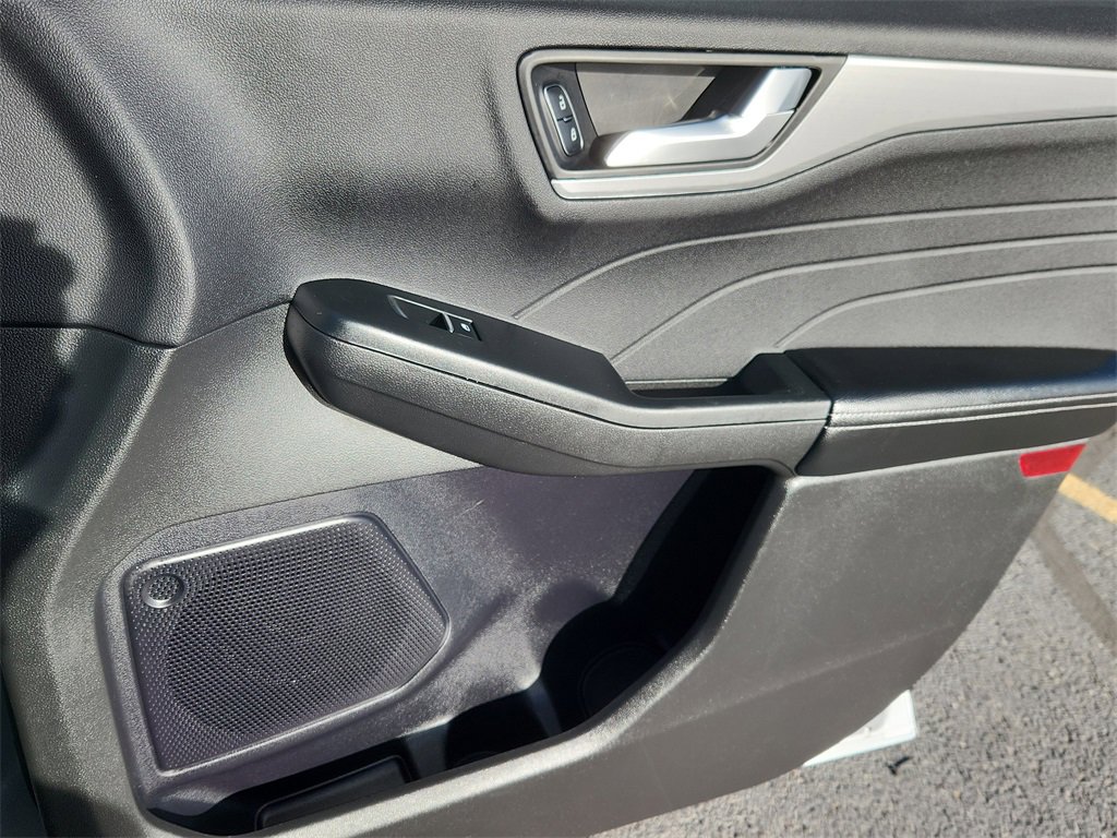 Used 2024 Ford Escape Platinum image 15