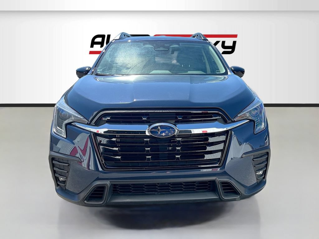 Used 2024 Subaru Ascent Limited AWD/4WD image 2
