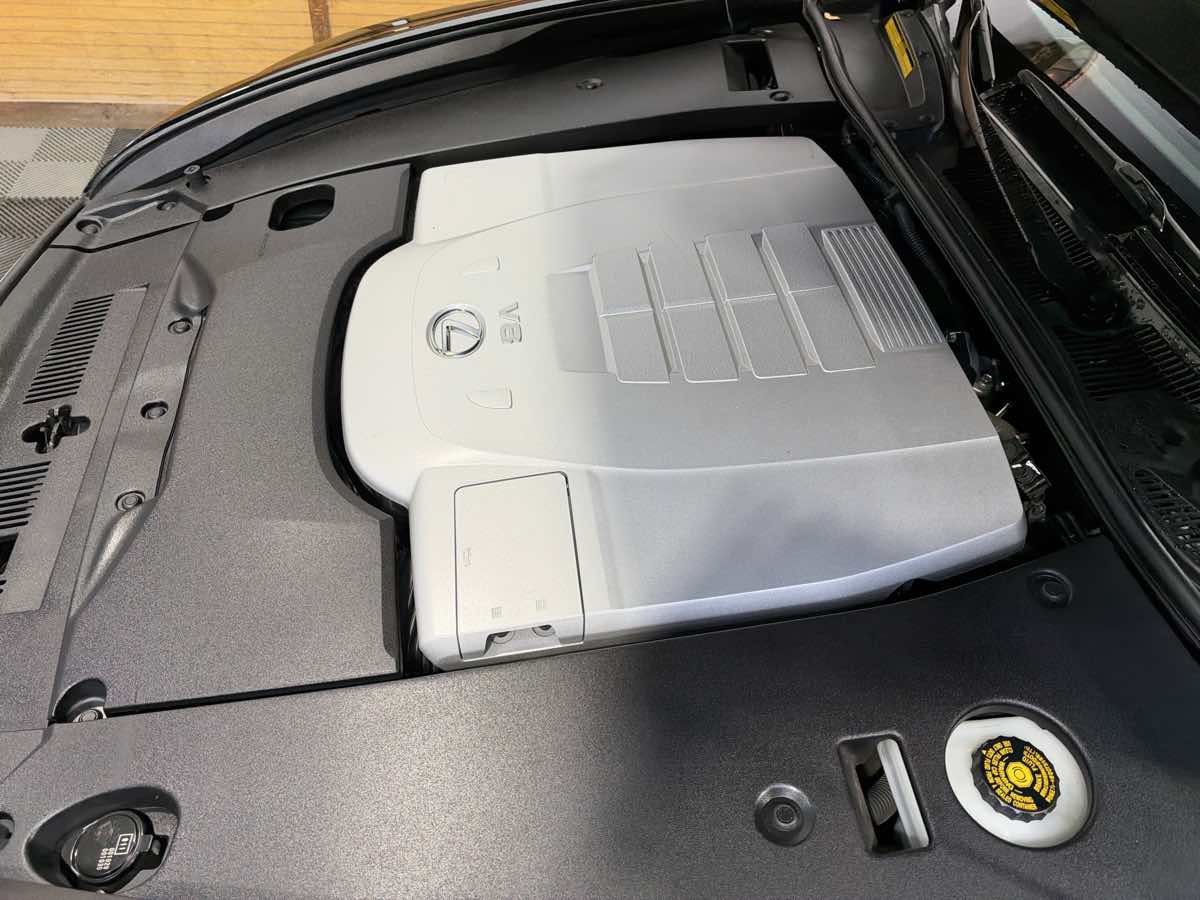 Used 2014 Lexus LS 460 w/ Comfort Package RWD image 30
