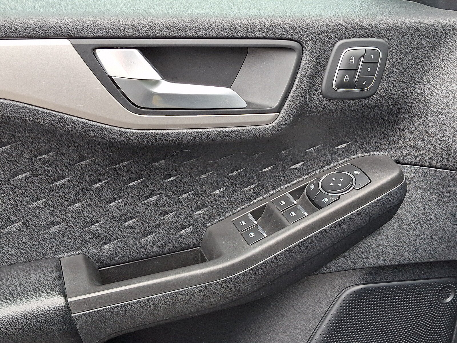 Certified 2020 Ford Escape SEL AWD/4WD image 11