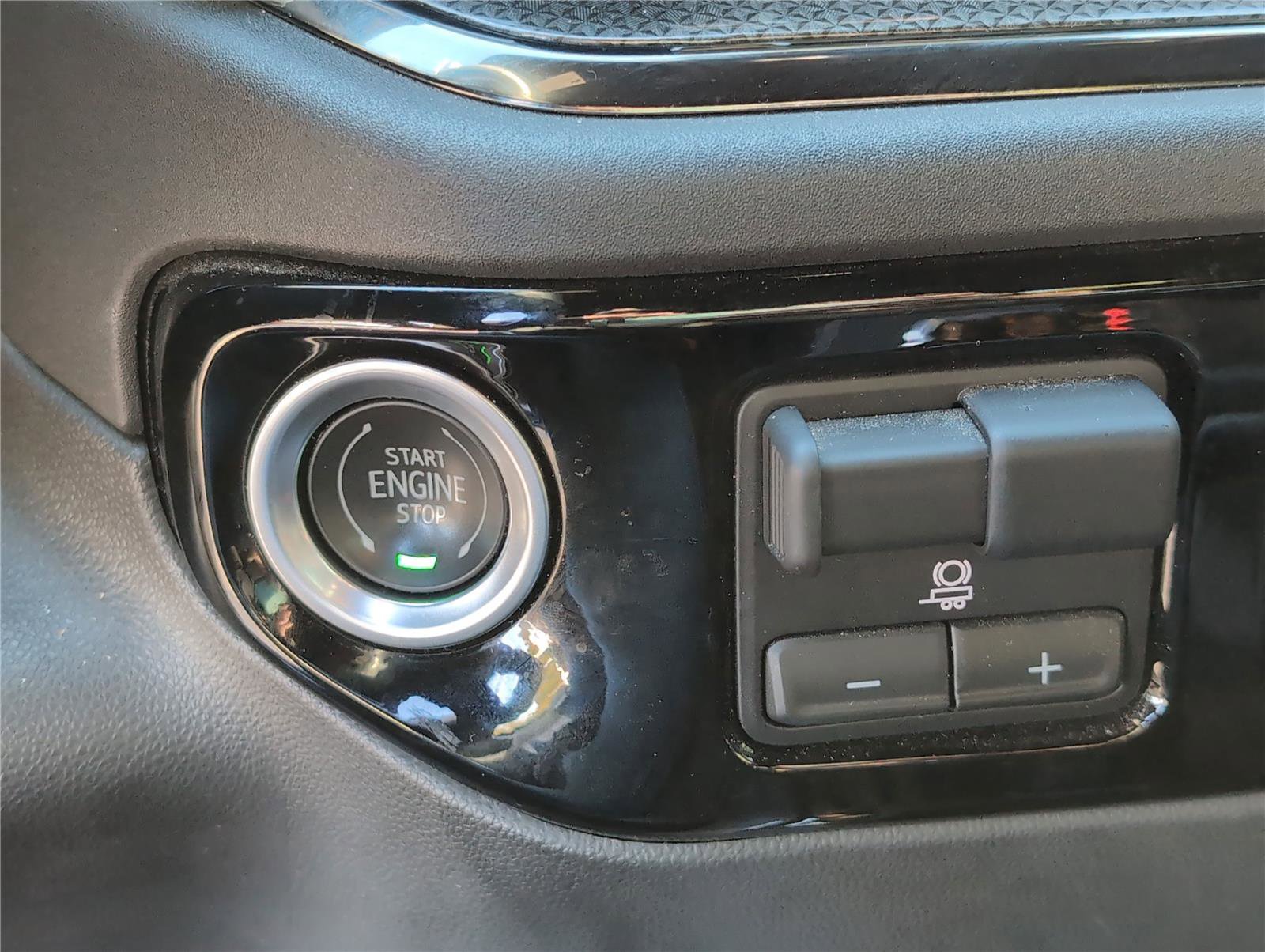 Used 2022 Chevrolet Silverado 1500 ZR2 image 19