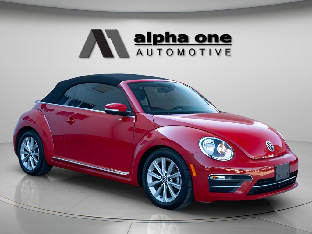 Used 2018 Volkswagen Beetle 2.0T S w/ Style & Comfort Package FWD image 17