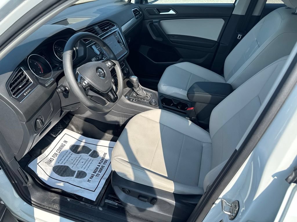 Used 2021 Volkswagen Tiguan SE w/ Panoramic Sunroof Package AWD/4WD image 13