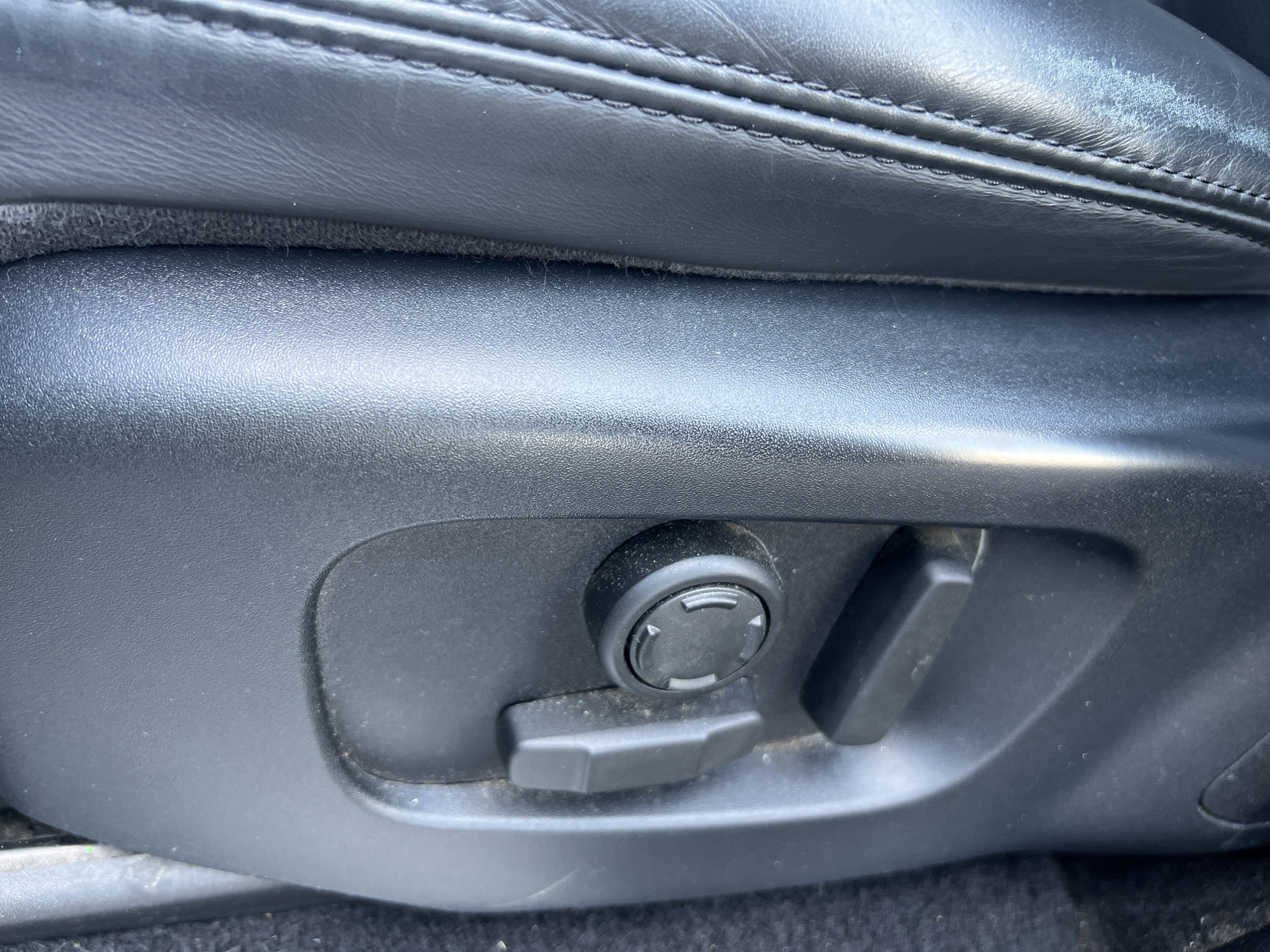 Used 2020 Land Rover Range Rover Sport HSE image 24