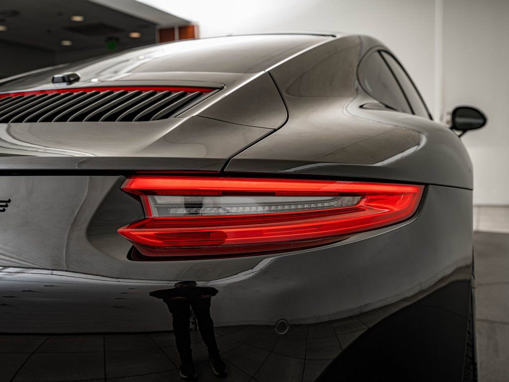 Used 2017 Porsche 911 Carrera S image 21