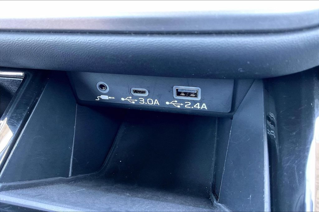Used 2024 Subaru Outback Premium AWD/4WD image 18