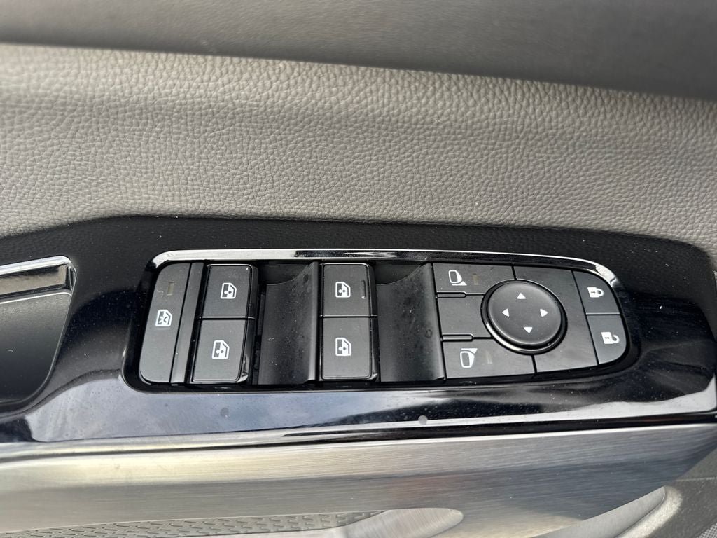 New 2026 Nissan Pathfinder SL FWD image 17