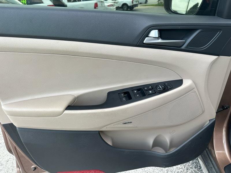 Used 2017 Hyundai Tucson SE Plus FWD image 11