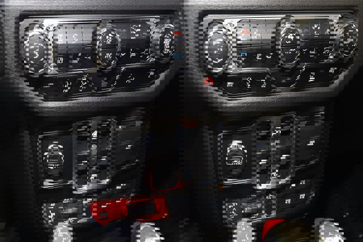 Used 2024 Jeep Wrangler Willys image 26