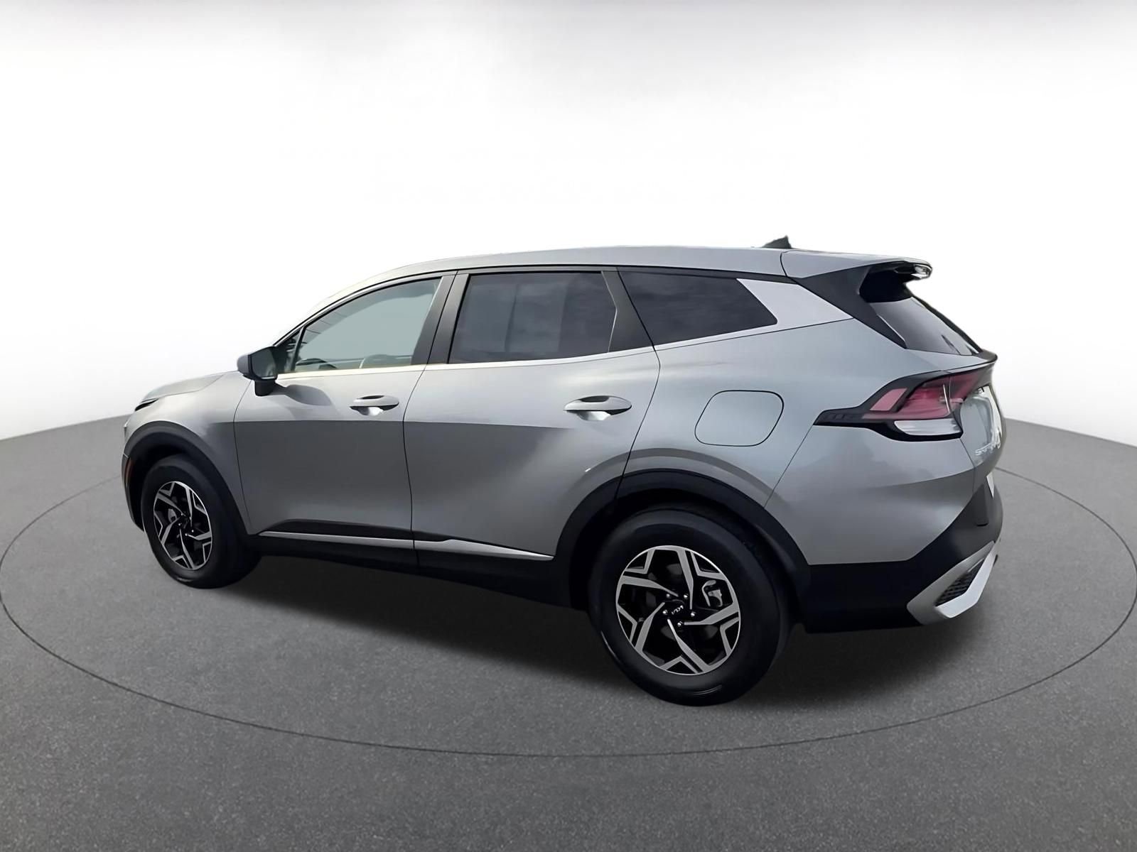 Used 2025 Kia Sportage LX image 10