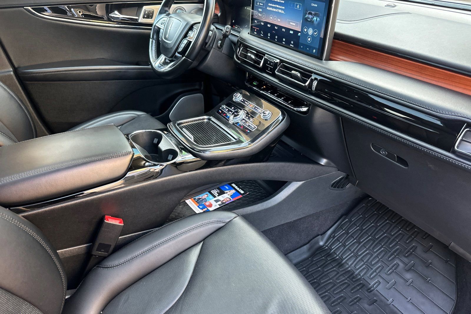 Used 2022 Lincoln Nautilus Reserve w/ Equipment Group 202A image 15