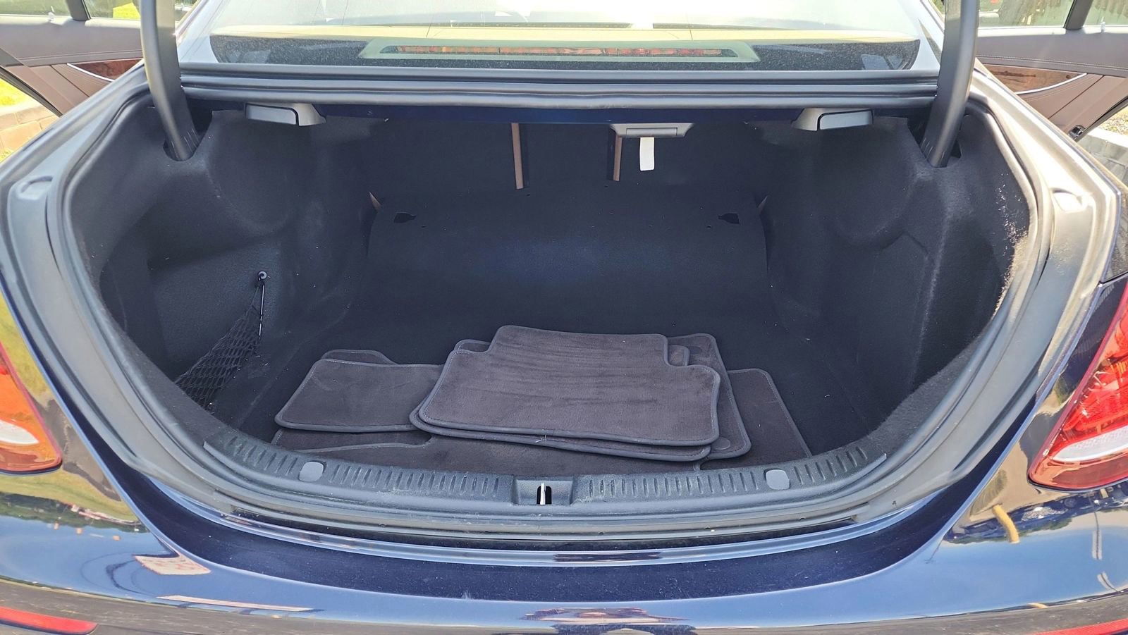 Used 2018 Mercedes-Benz E 300 4MATIC image 21