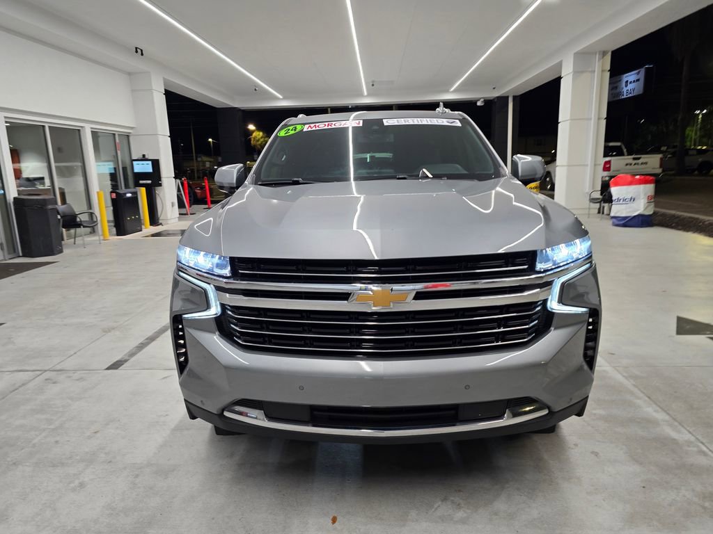 Used 2024 Chevrolet Suburban LT RWD image 8