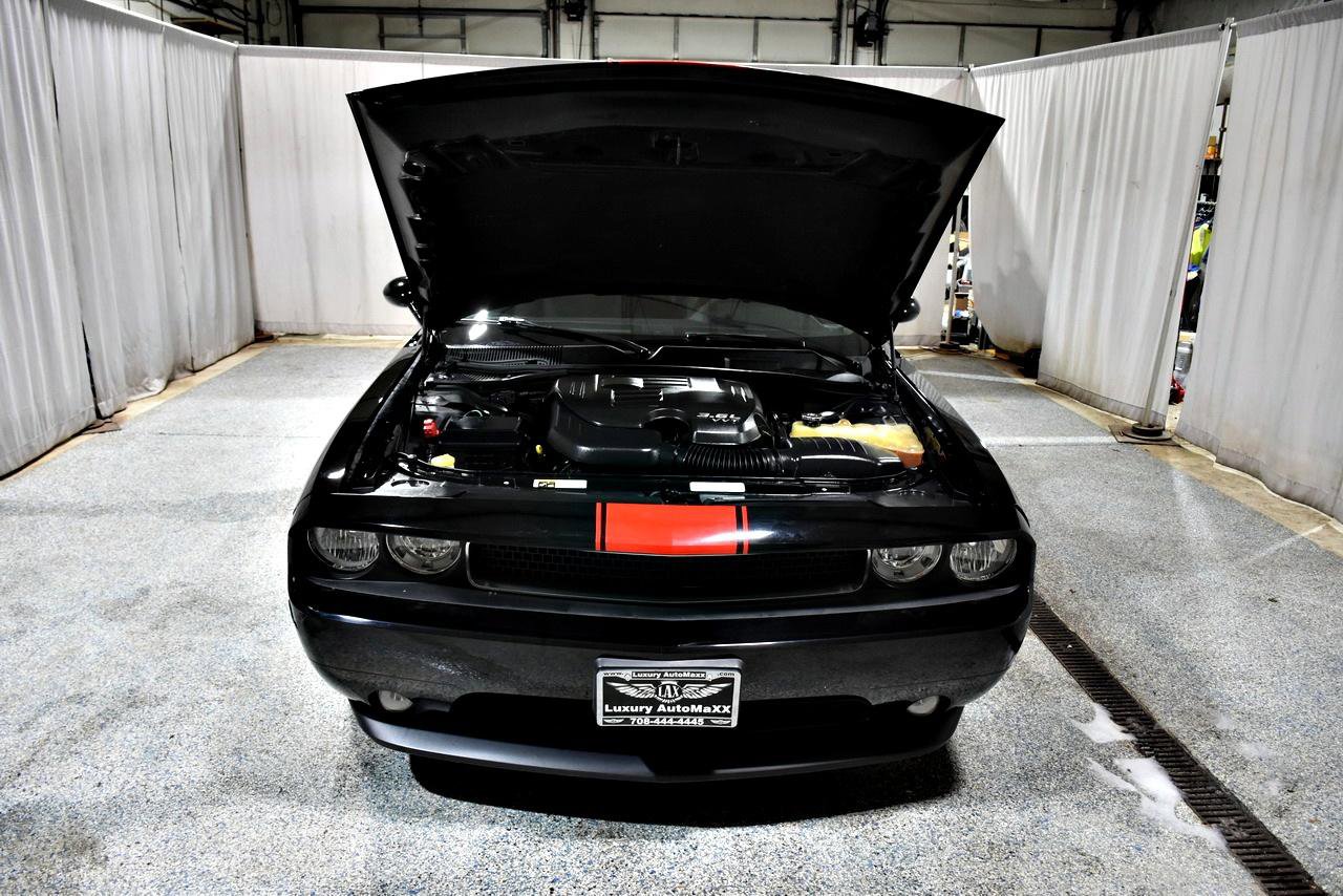 Used 2013 Dodge Challenger SXT image 37
