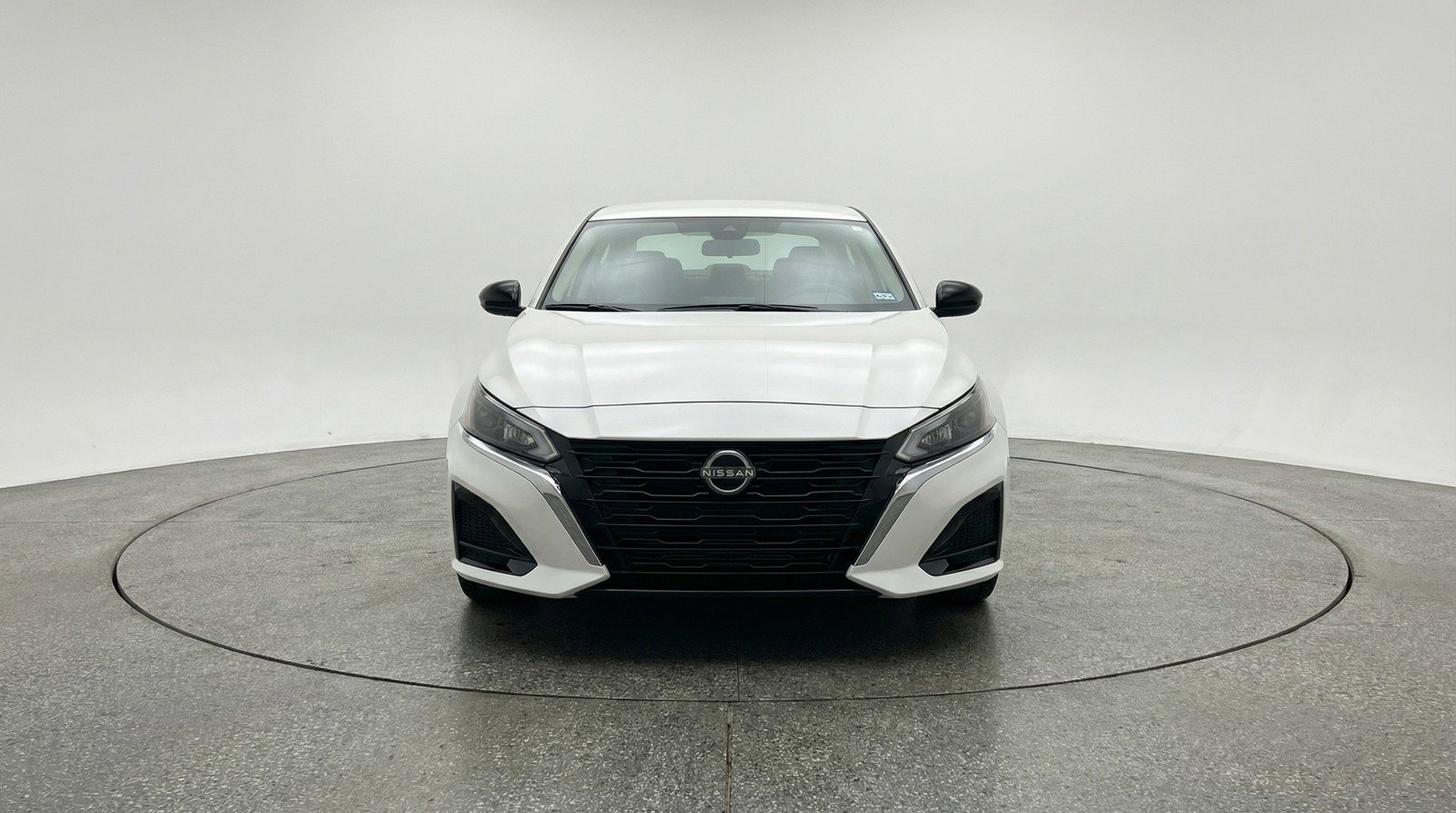 Used 2025 Nissan Altima 2.5 SV image 2