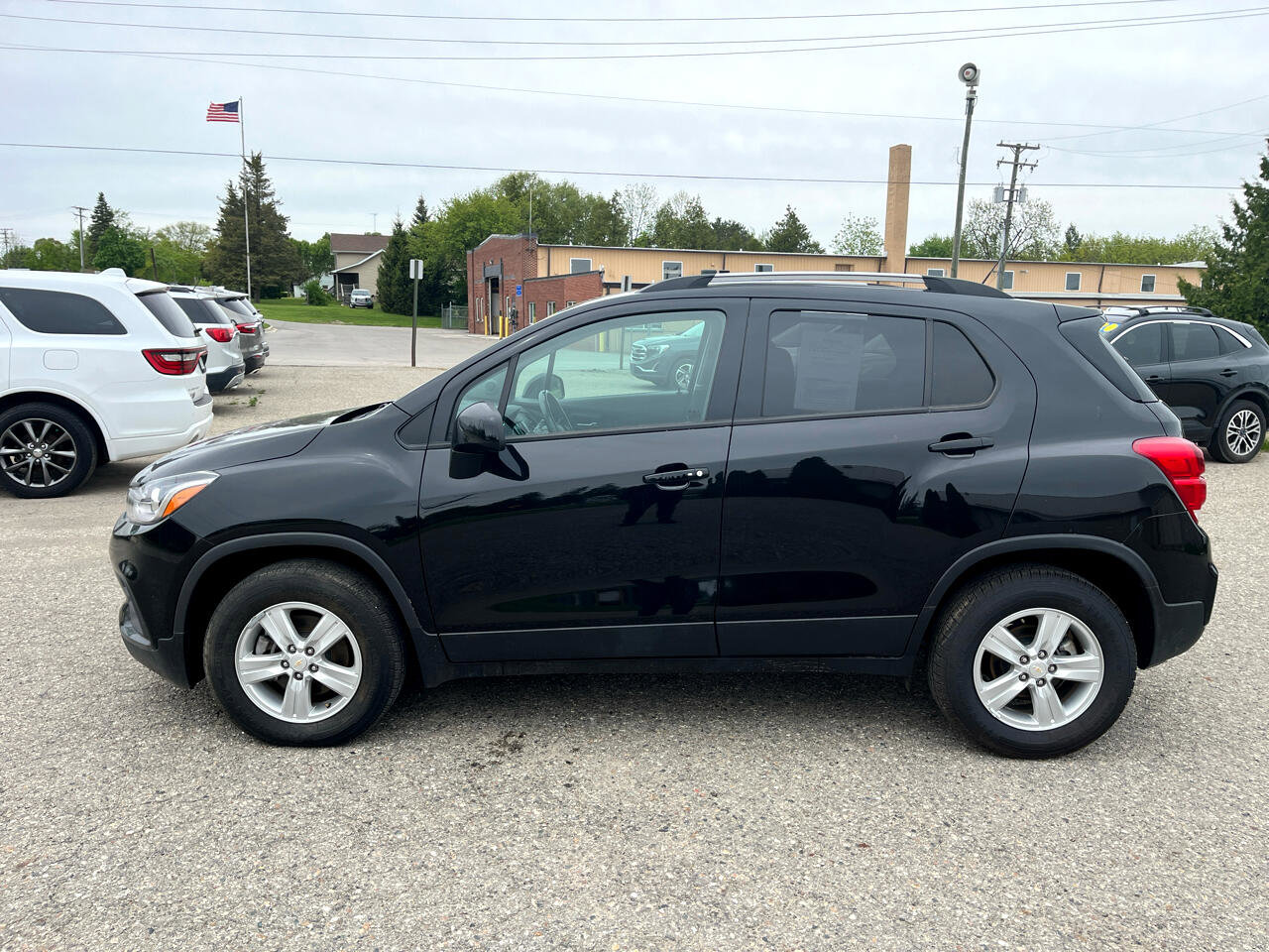 Used 2022 Chevrolet Trax LT w/ Driver Confidence Package image 2