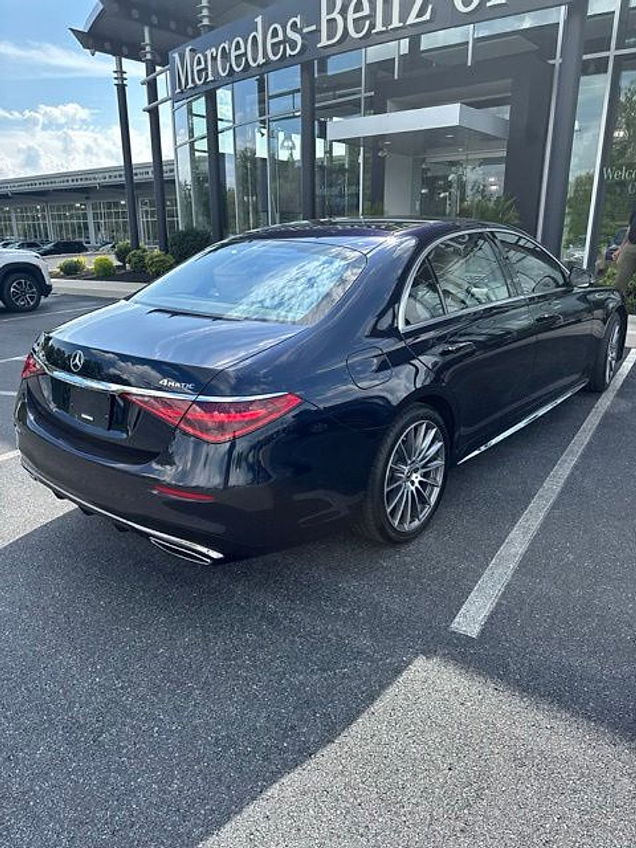Used 2023 Mercedes-Benz S 580 4MATIC Sedan image 3