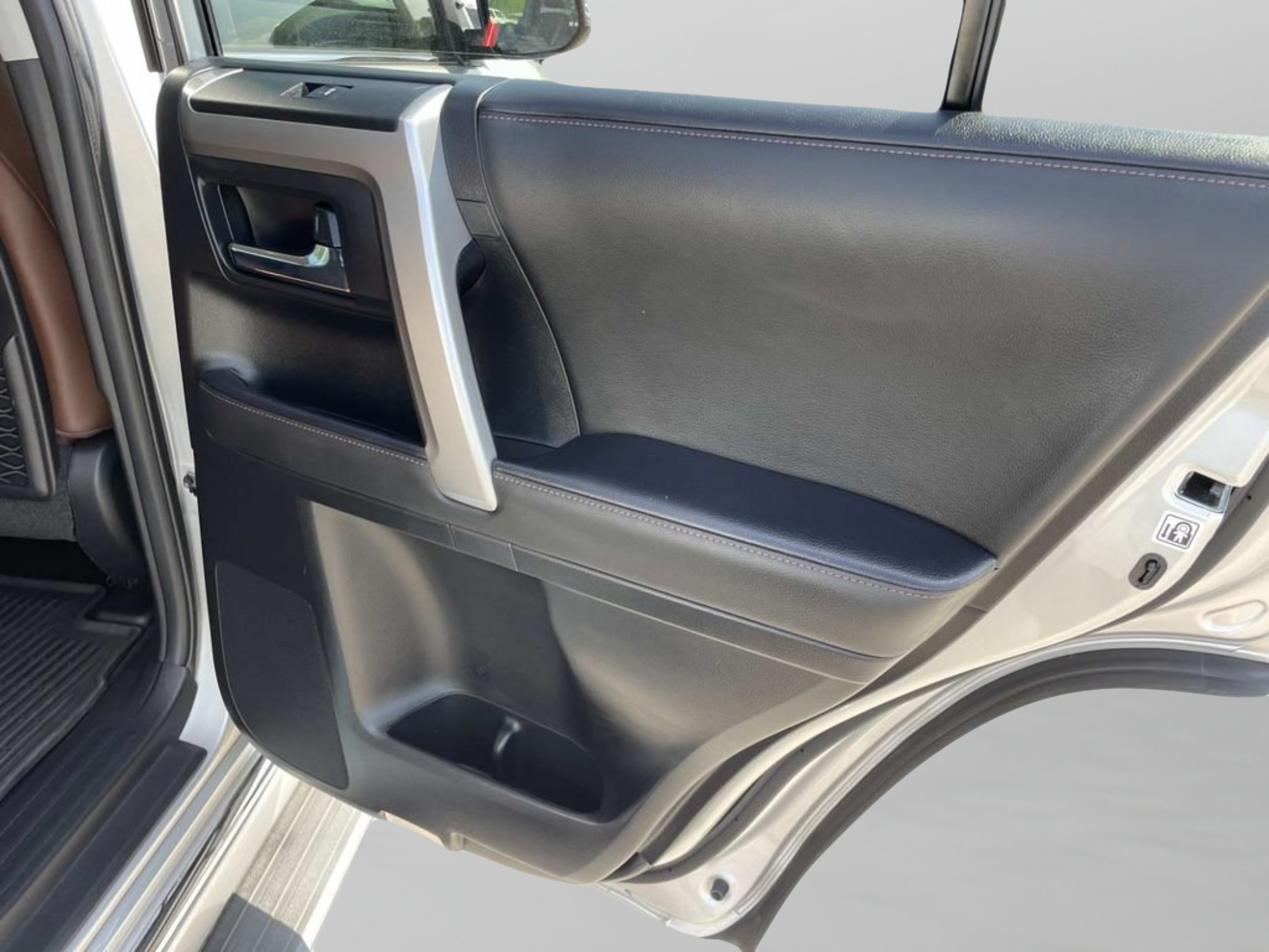 Used 2024 Toyota 4Runner Limited RWD image 14