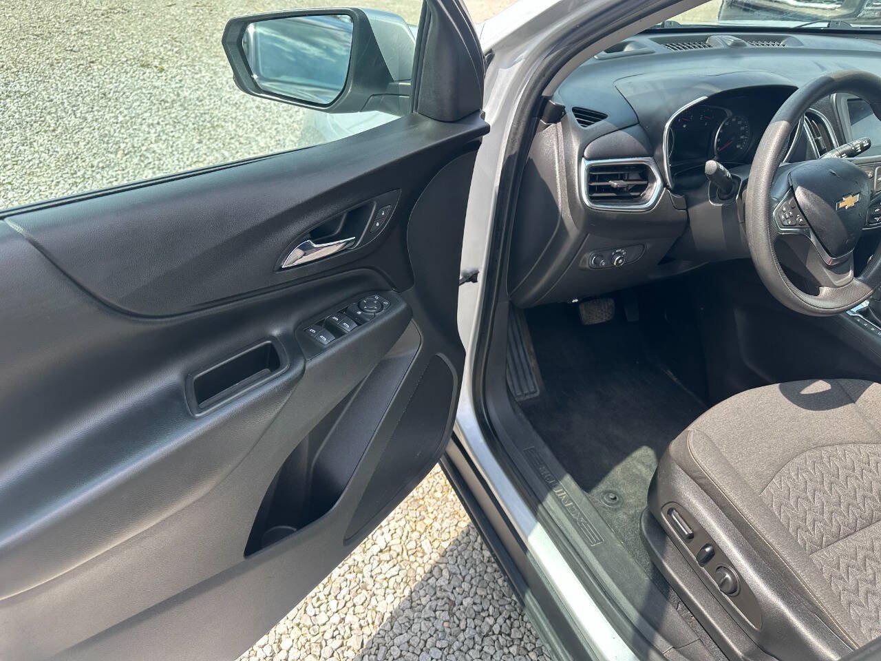 Used 2022 Chevrolet Equinox LT AWD/4WD image 9